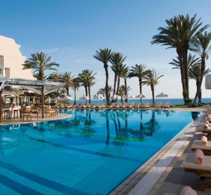 Constantinou Bros Pioneer Beach Hotel