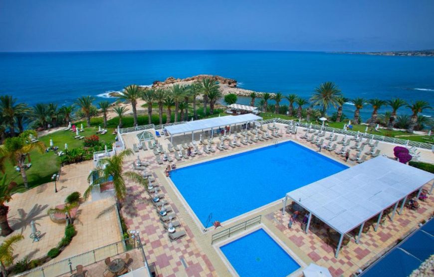 Queens Bay Hotel