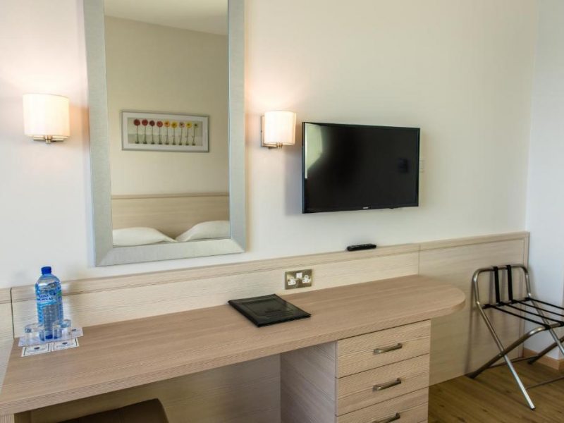 Family Room (2 Adults + 1 Child)