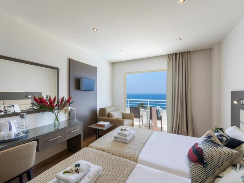 Double or Twin Room with Sea View