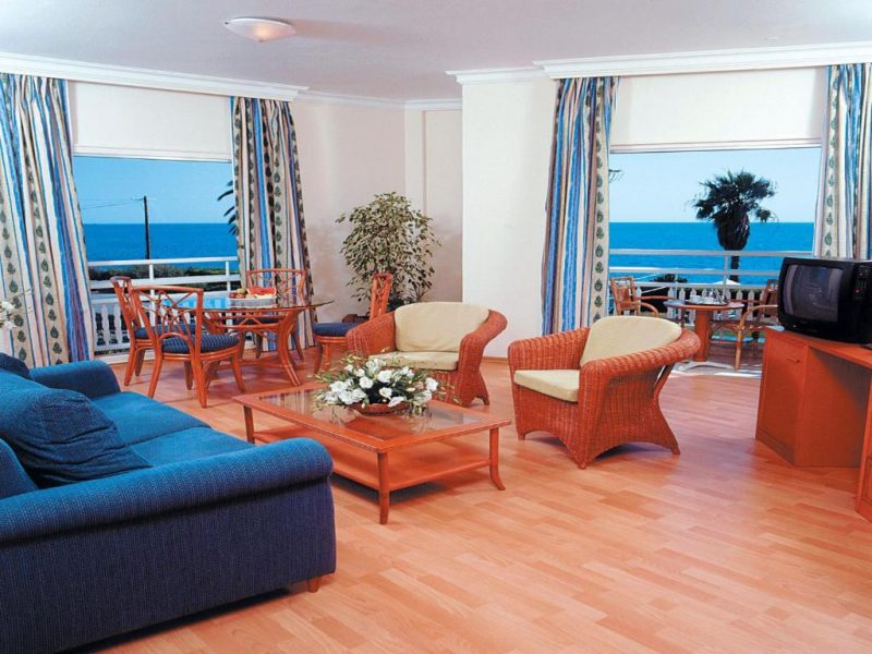 One-Bedroom Suite (2 Adults + 1 Child)