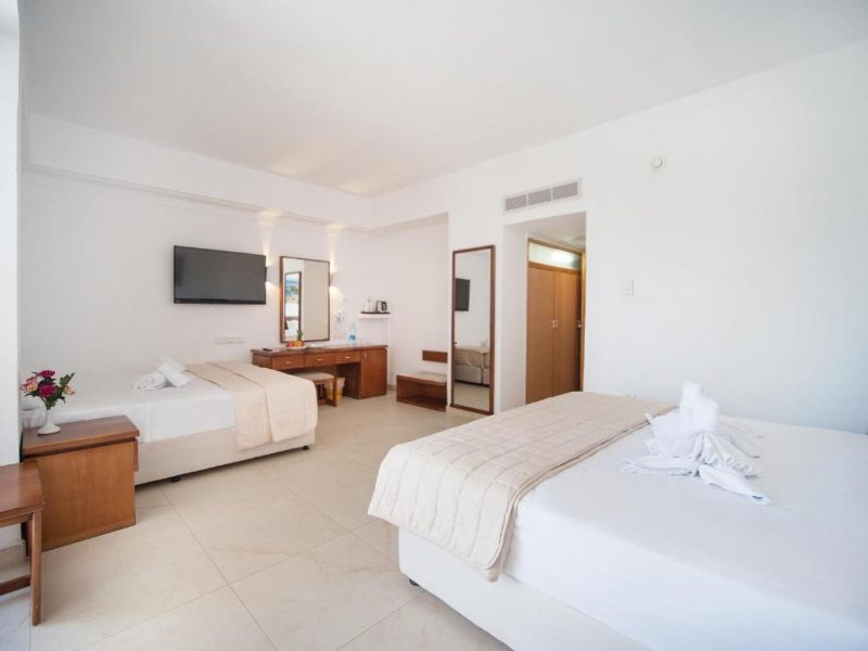 Family Room with Pool View (Non Refundable rate/room only)